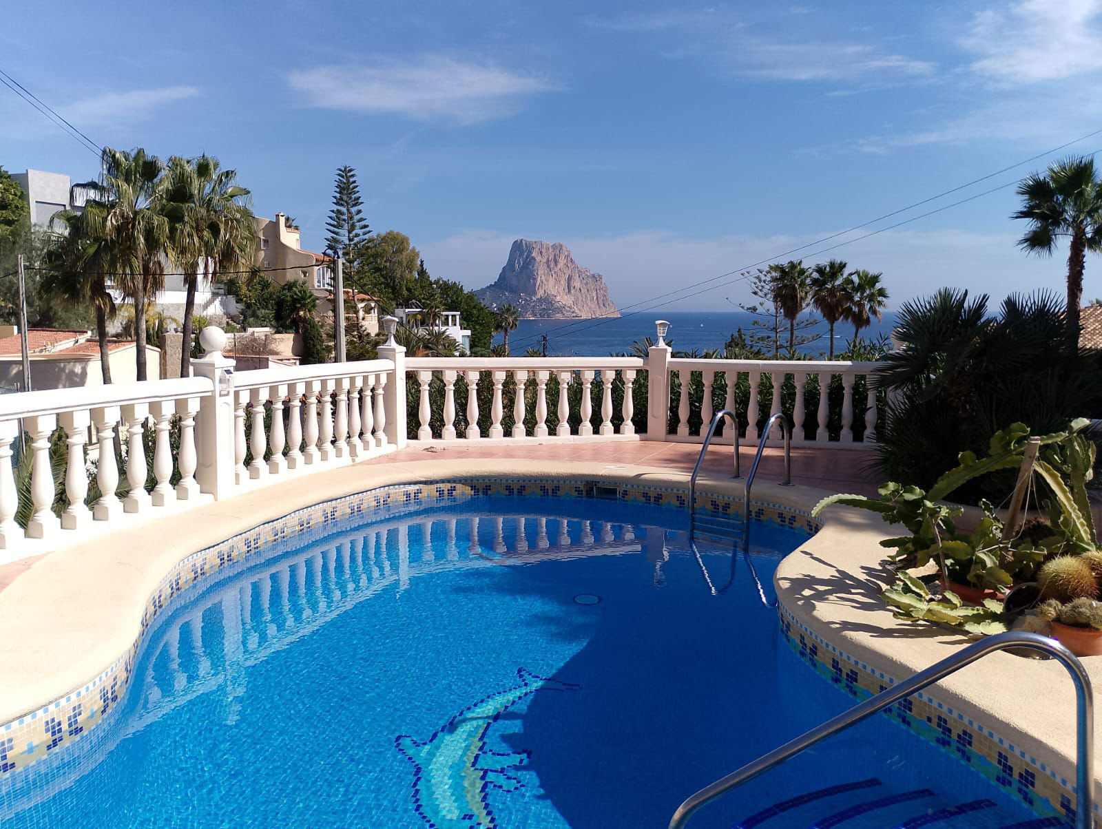 Te koop in Calpe: 2e lijn zee villa voor 995.000 euro!