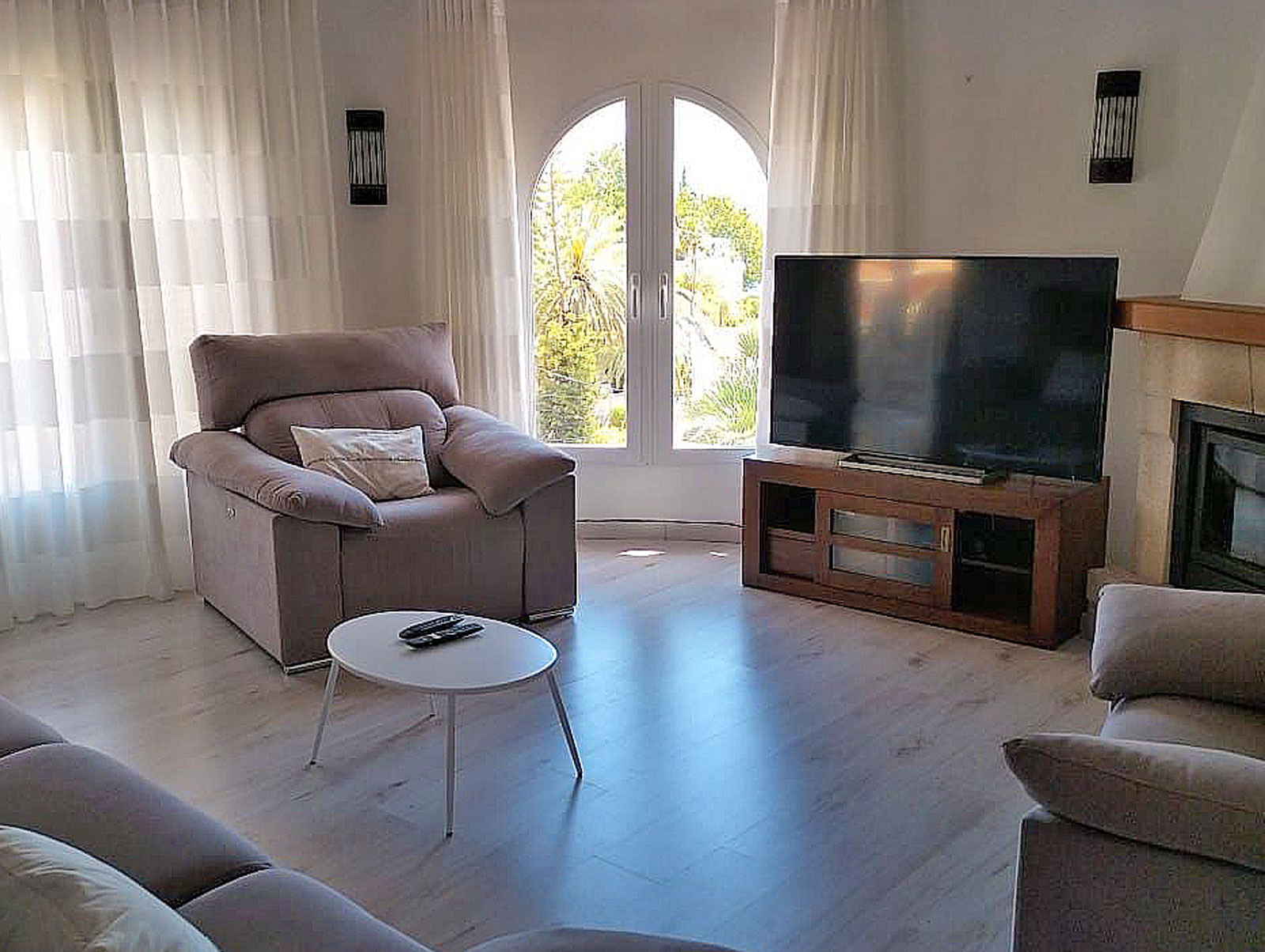 Te koop in Calpe: 2e lijn zee villa voor 995.000 euro!