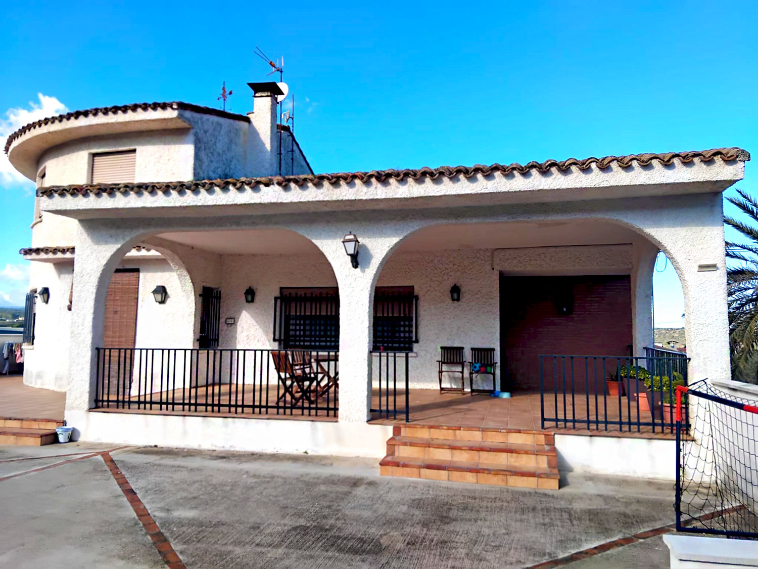 vrijstaand huis met privézwembad voor €260.000,-