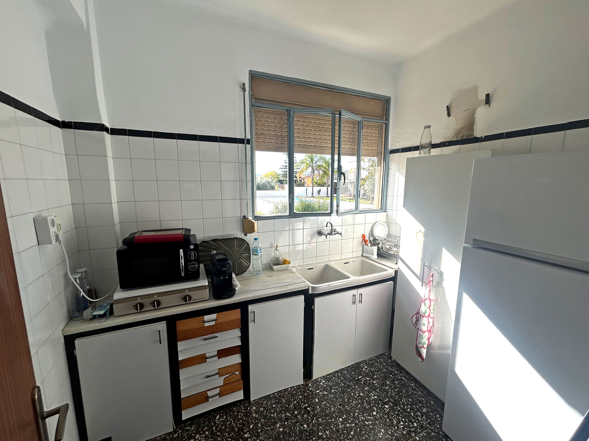 Enguera villa met dubbele wooneenheid, groot zwembad en veel sinaasappels voor 360.000 euro