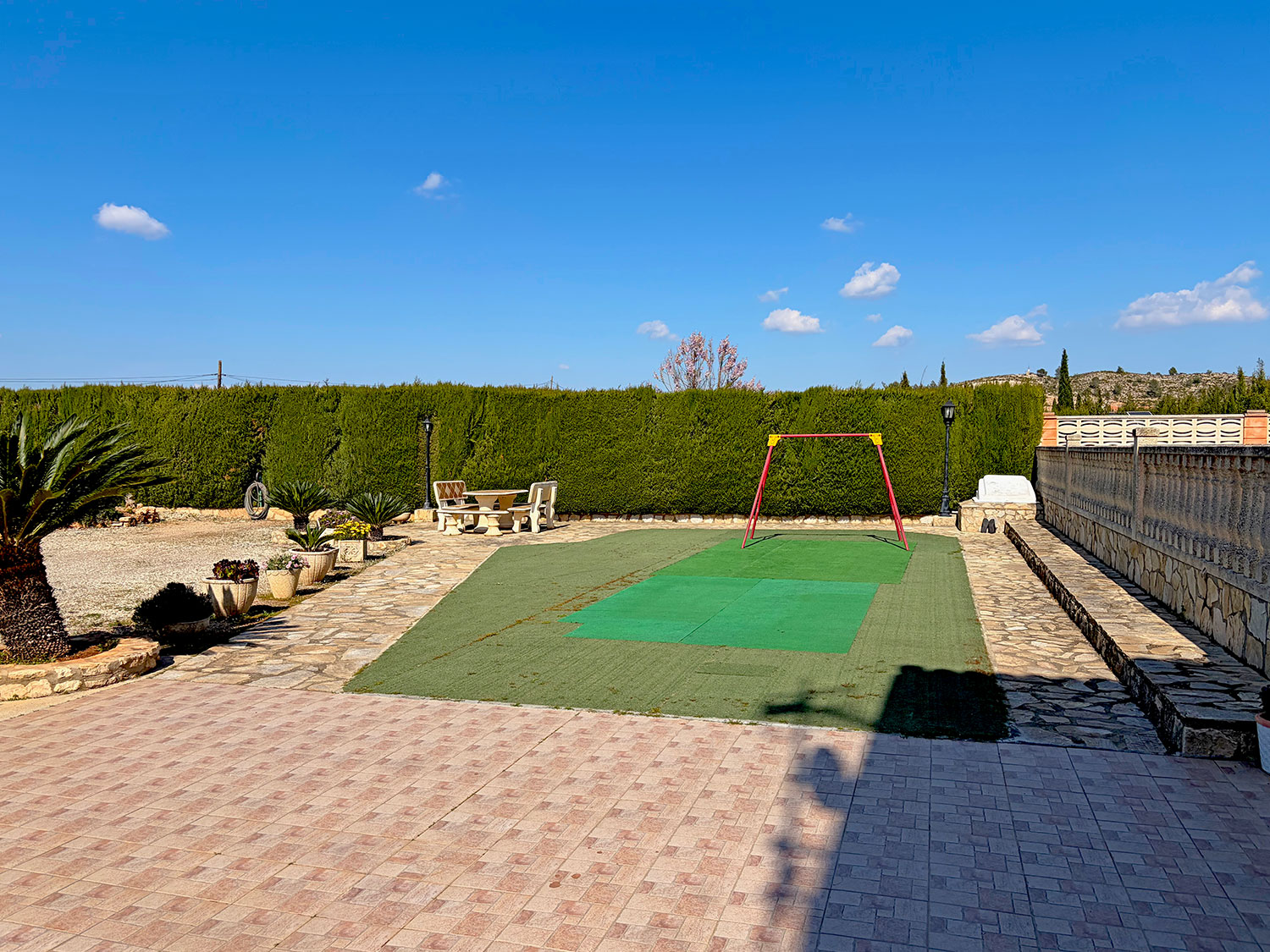 Villa met zwembad en zes slaapkamers in Chella voor €360.000