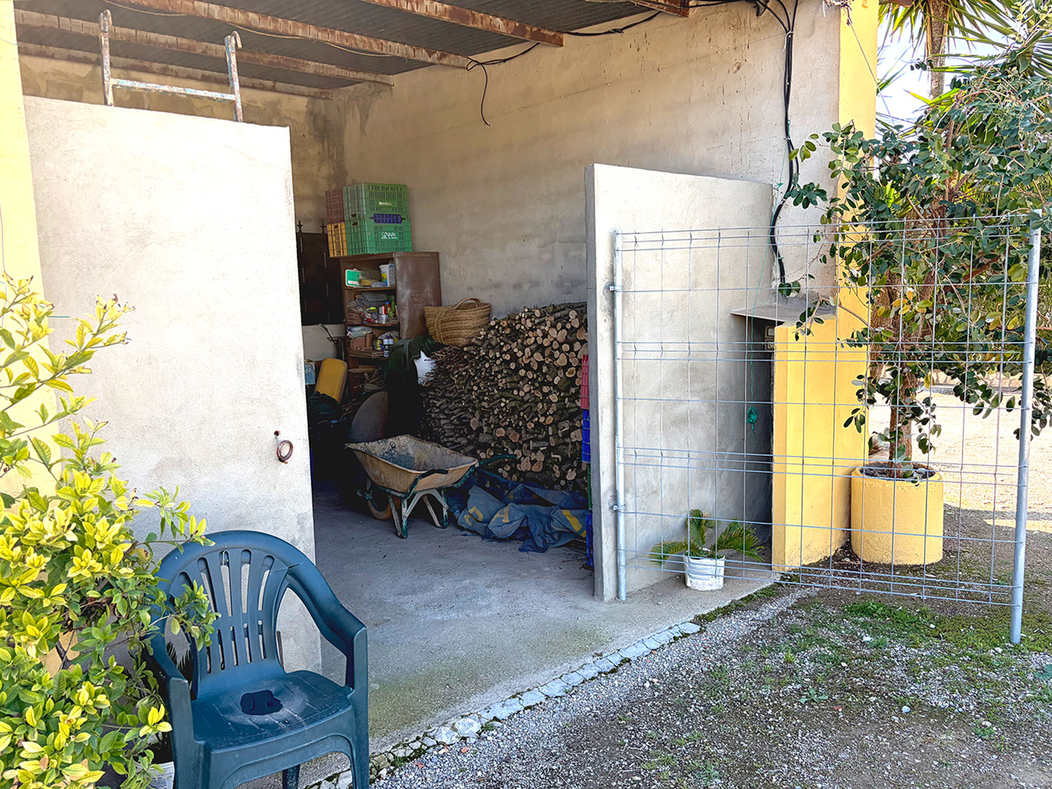 Villa met zwembad en zes slaapkamers in Chella voor €360.000