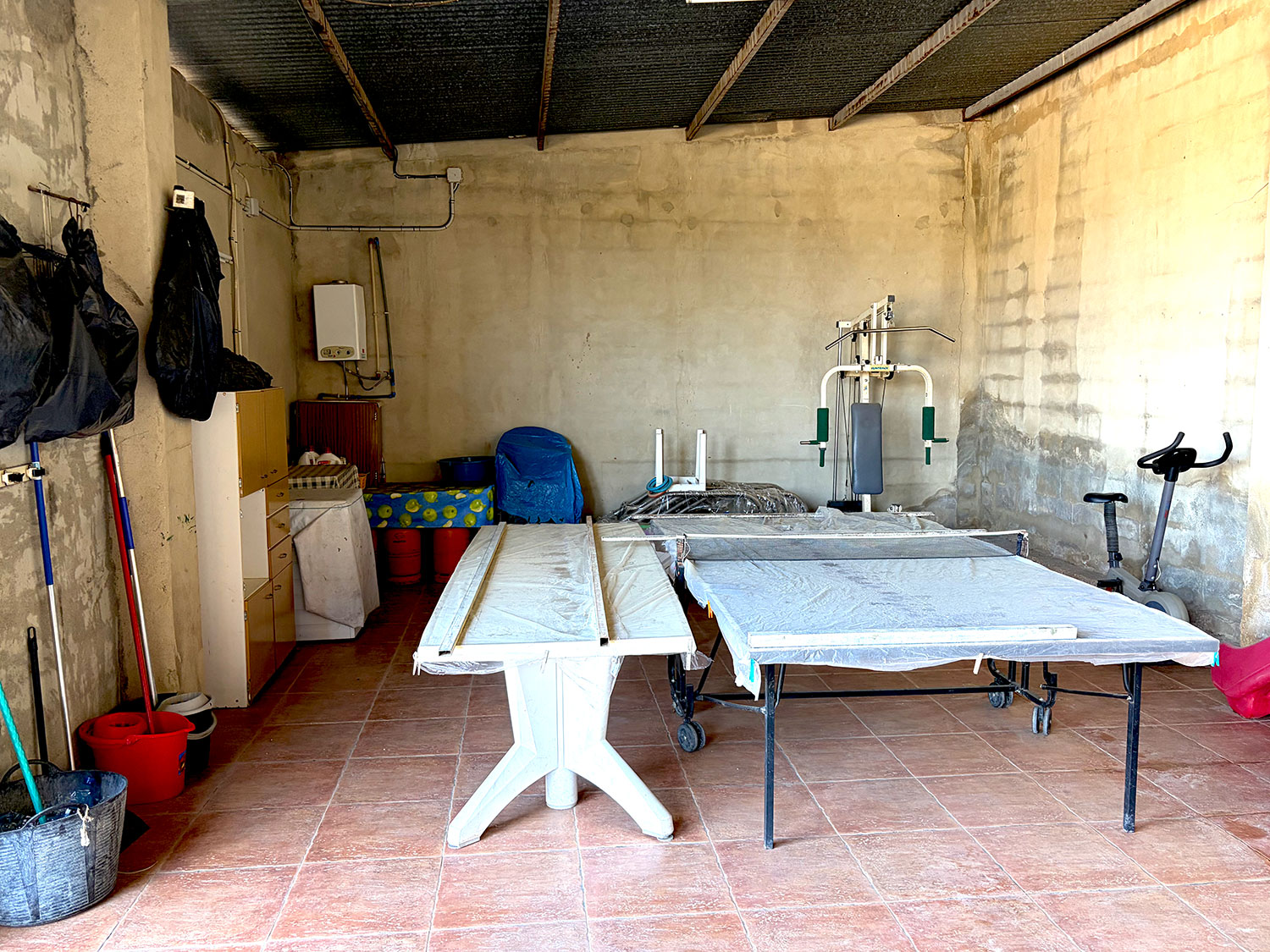 Villa met zwembad en zes slaapkamers in Chella voor €360.000