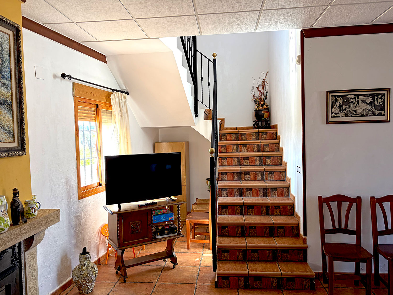 Villa met zwembad en zes slaapkamers in Chella voor €360.000