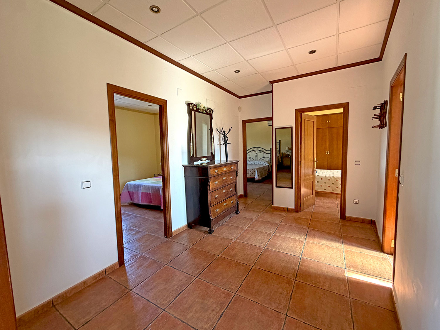 Villa met zwembad en zes slaapkamers in Chella voor €360.000