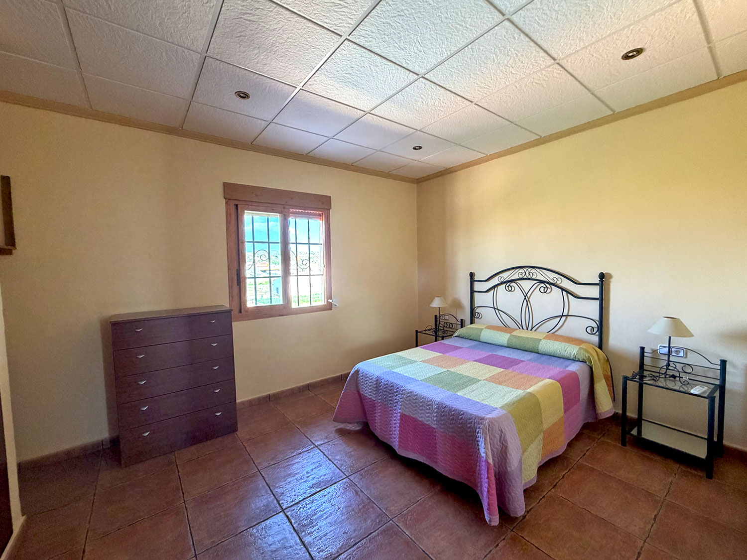 Villa met zwembad en zes slaapkamers in Chella voor €360.000