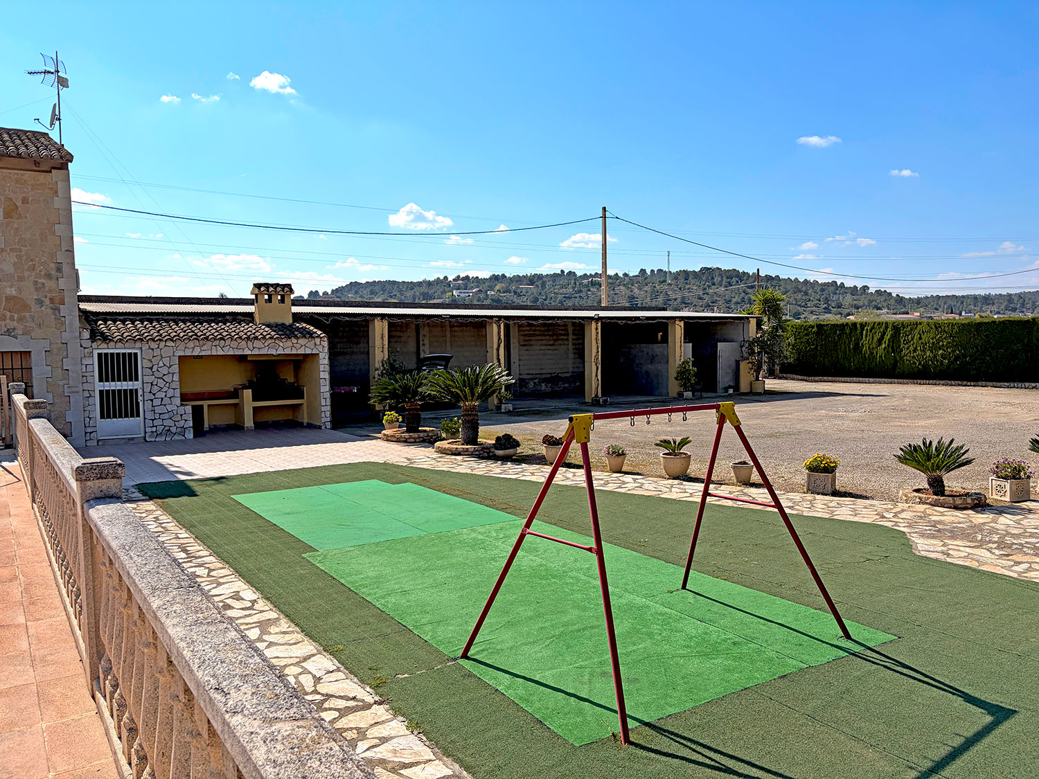 Villa met zwembad en zes slaapkamers in Chella voor €360.000