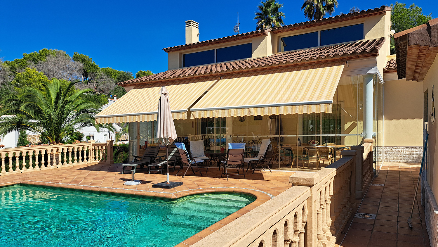 Schitterende zelfvoorzienende villa in Denia