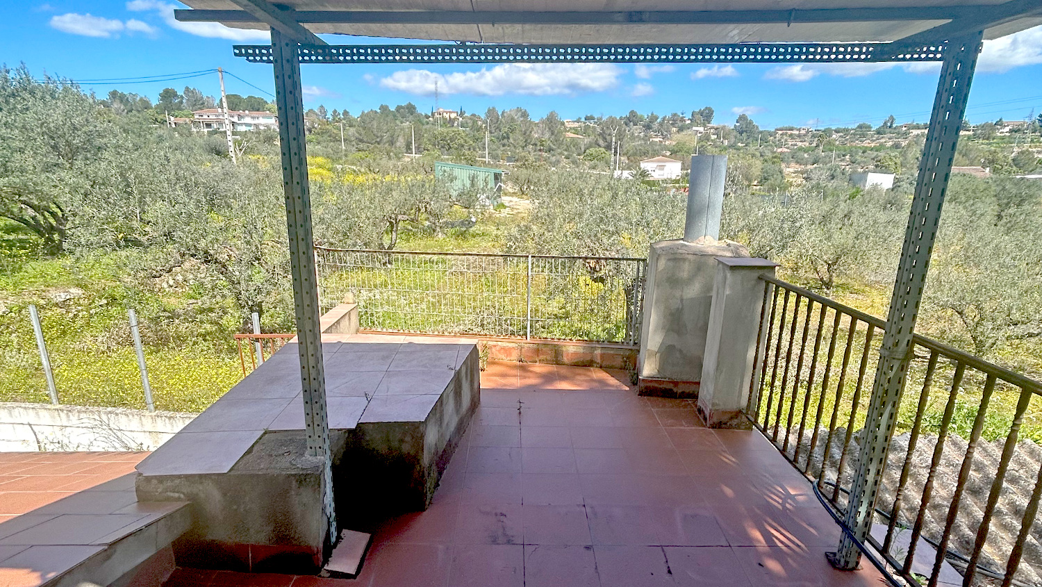 Finca op 6.588 m2 grond met loods te koop voor 220.000 euro