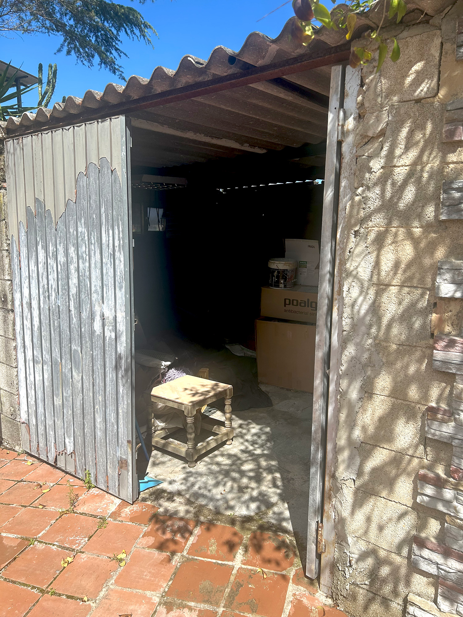 Finca op 6.588 m2 grond met loods te koop voor 220.000 euro