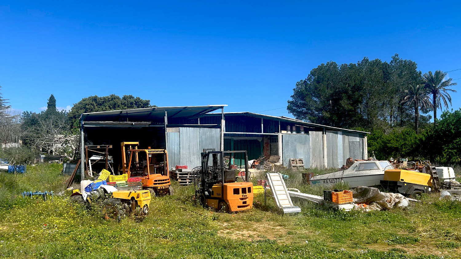 Finca op 6.588 m2 grond met loods te koop voor 220.000 euro