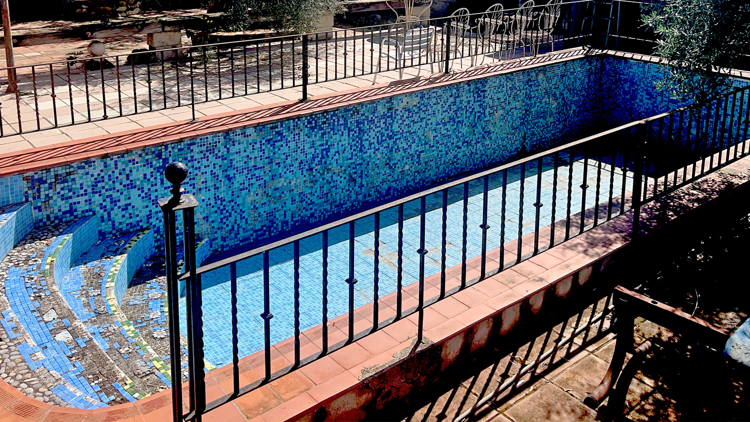 Finca op 6.588 m2 grond met loods te koop voor 220.000 euro