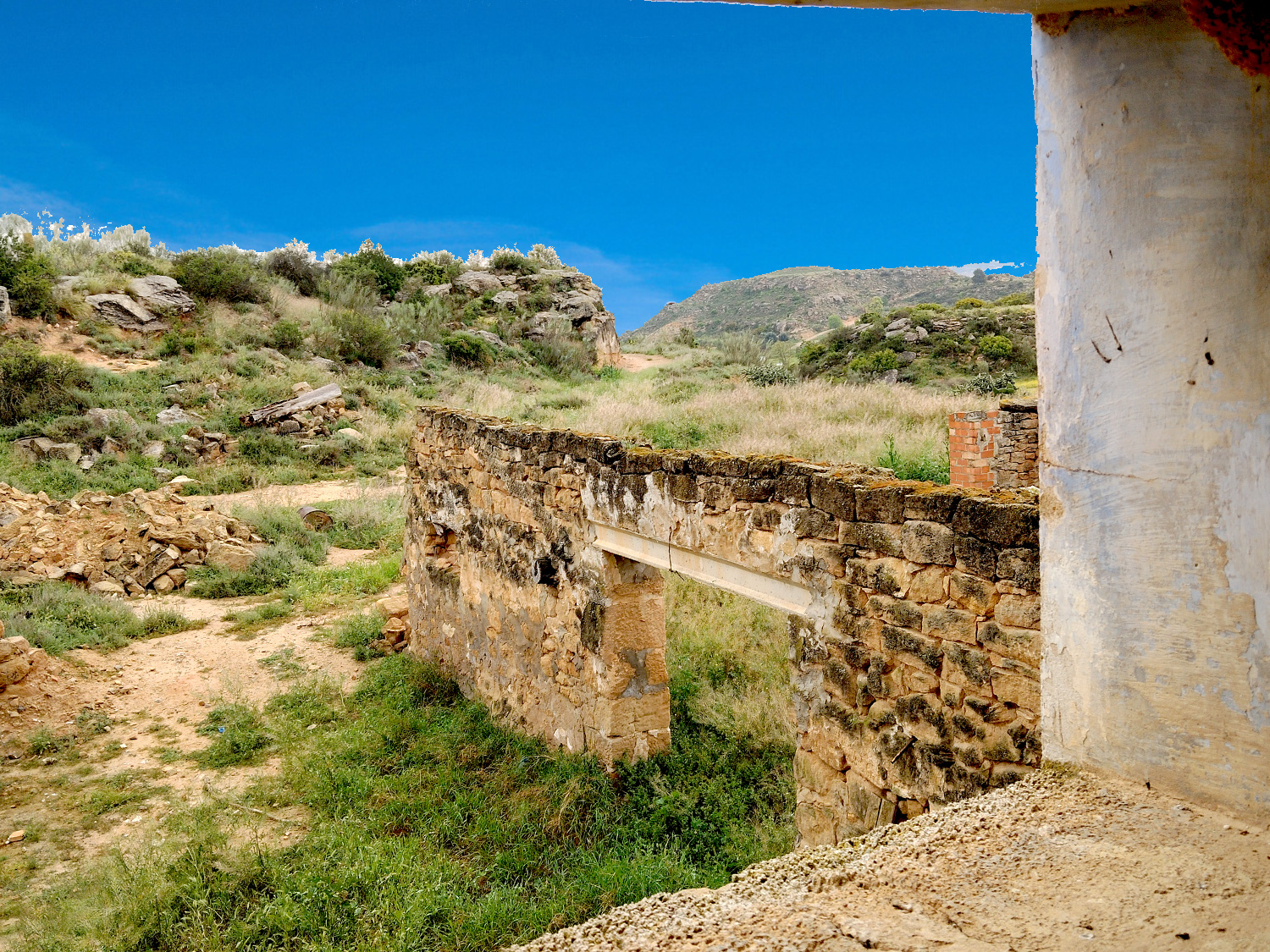 Finca op 54,283 m2 grond te koop aan de rivier de Ebro in Caspe