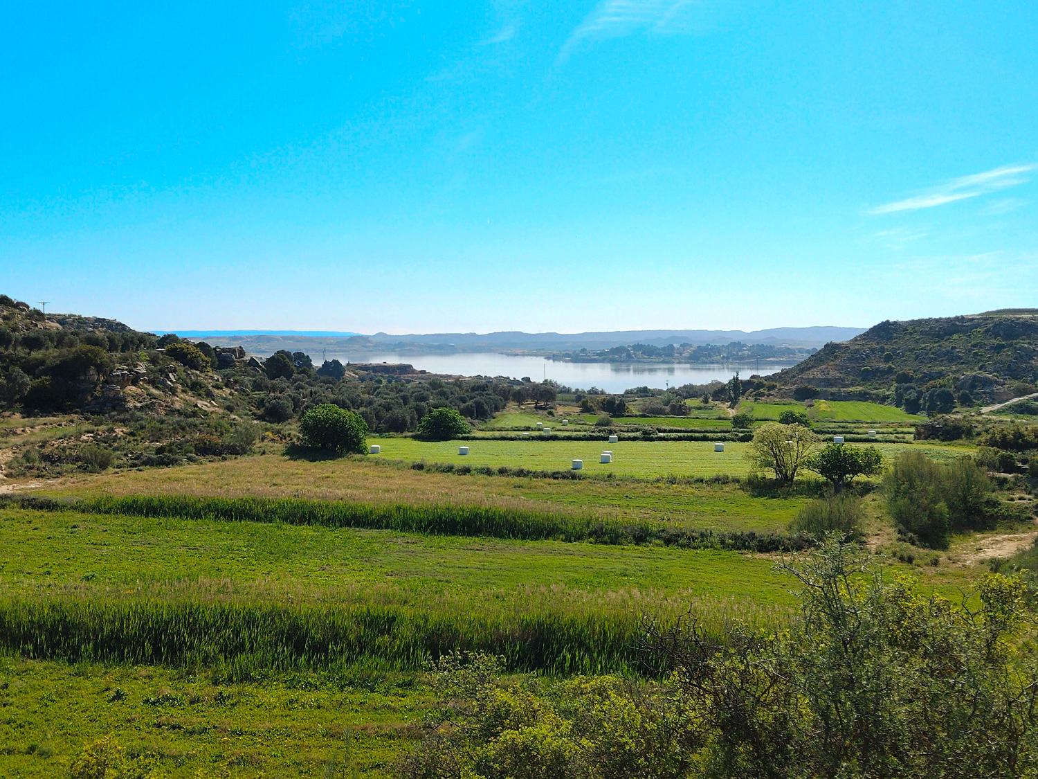 Finca op 54,283 m2 grond te koop aan de rivier de Ebro in Caspe