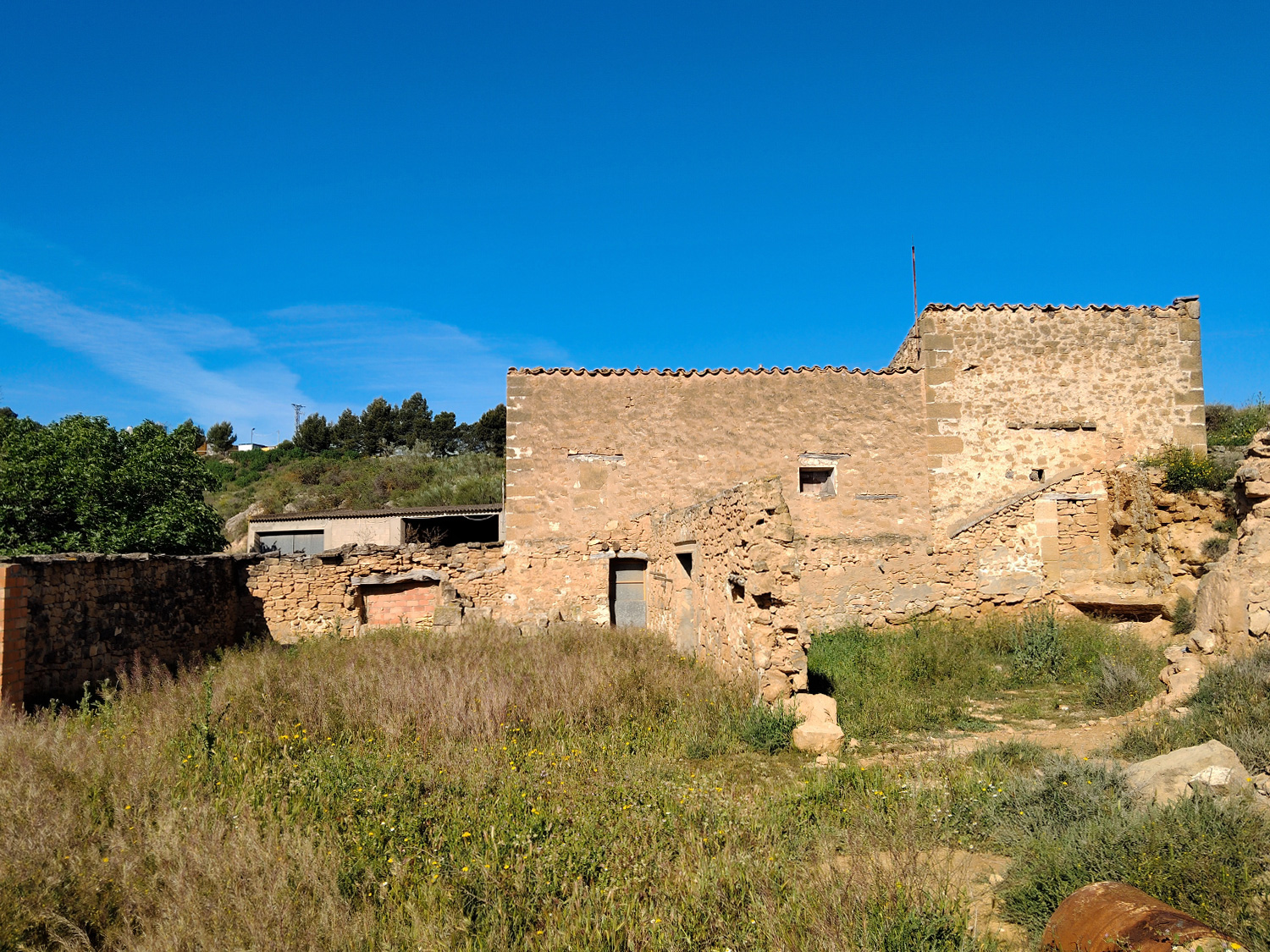 Finca op 54,283 m2 grond te koop aan de rivier de Ebro in Caspe