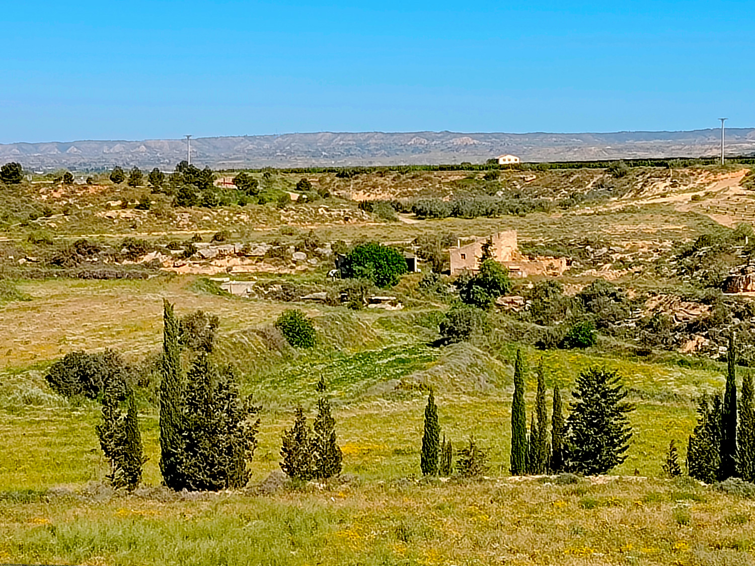 Finca op 54,283 m2 grond te koop aan de rivier de Ebro in Caspe