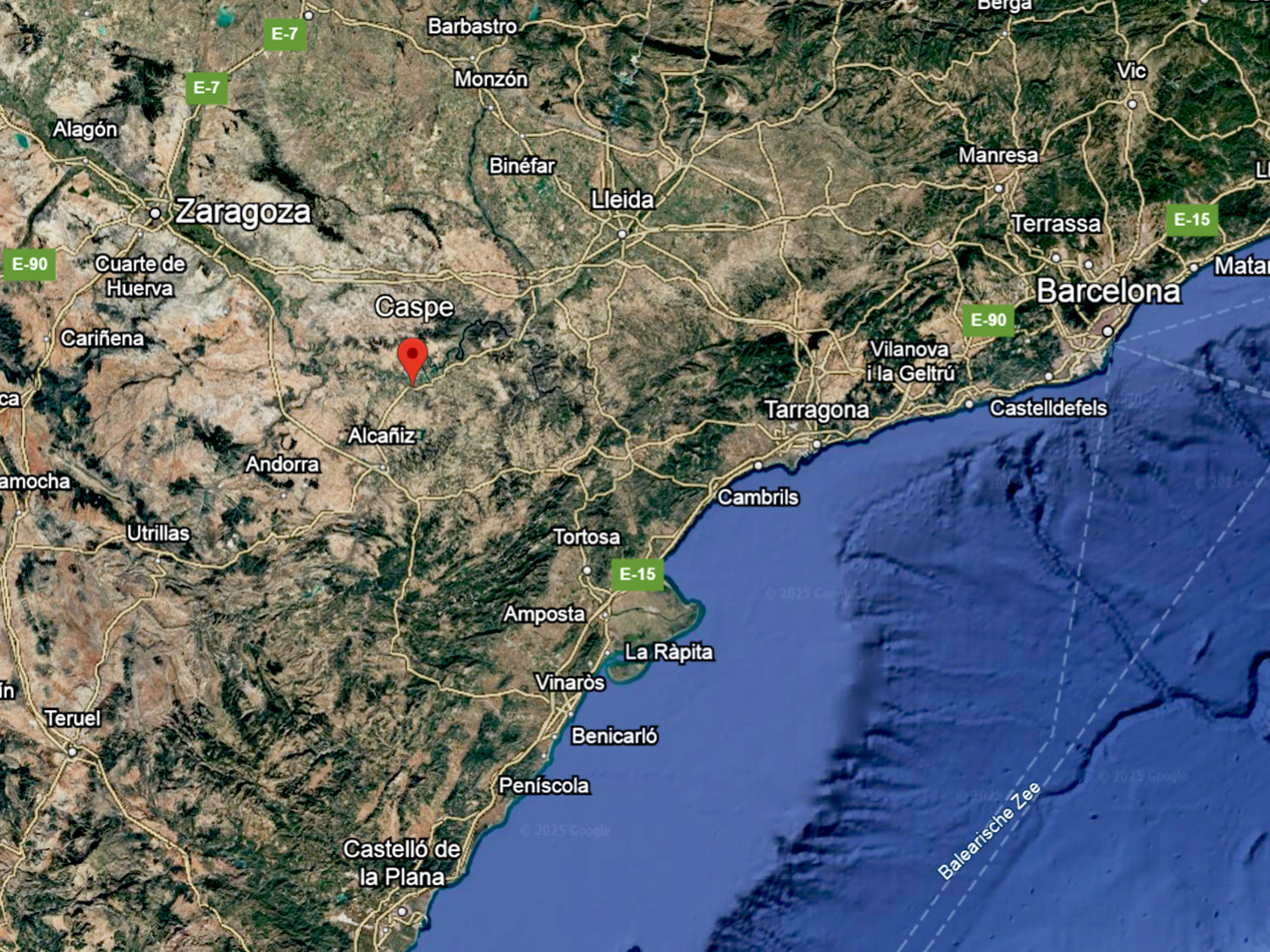 Finca op 54,283 m2 grond te koop aan de rivier de Ebro in Caspe
