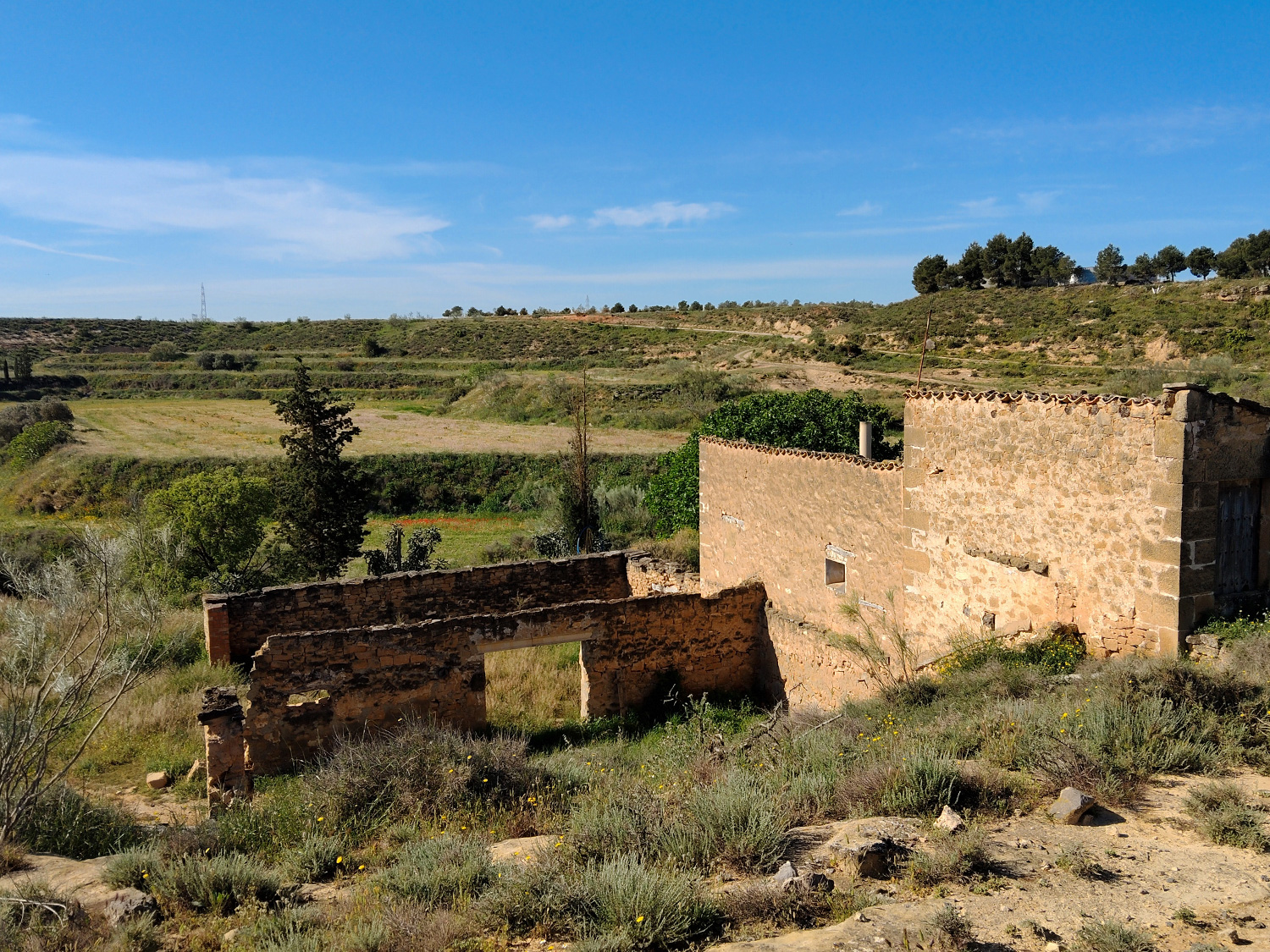 Finca op 54,283 m2 grond te koop aan de rivier de Ebro in Caspe