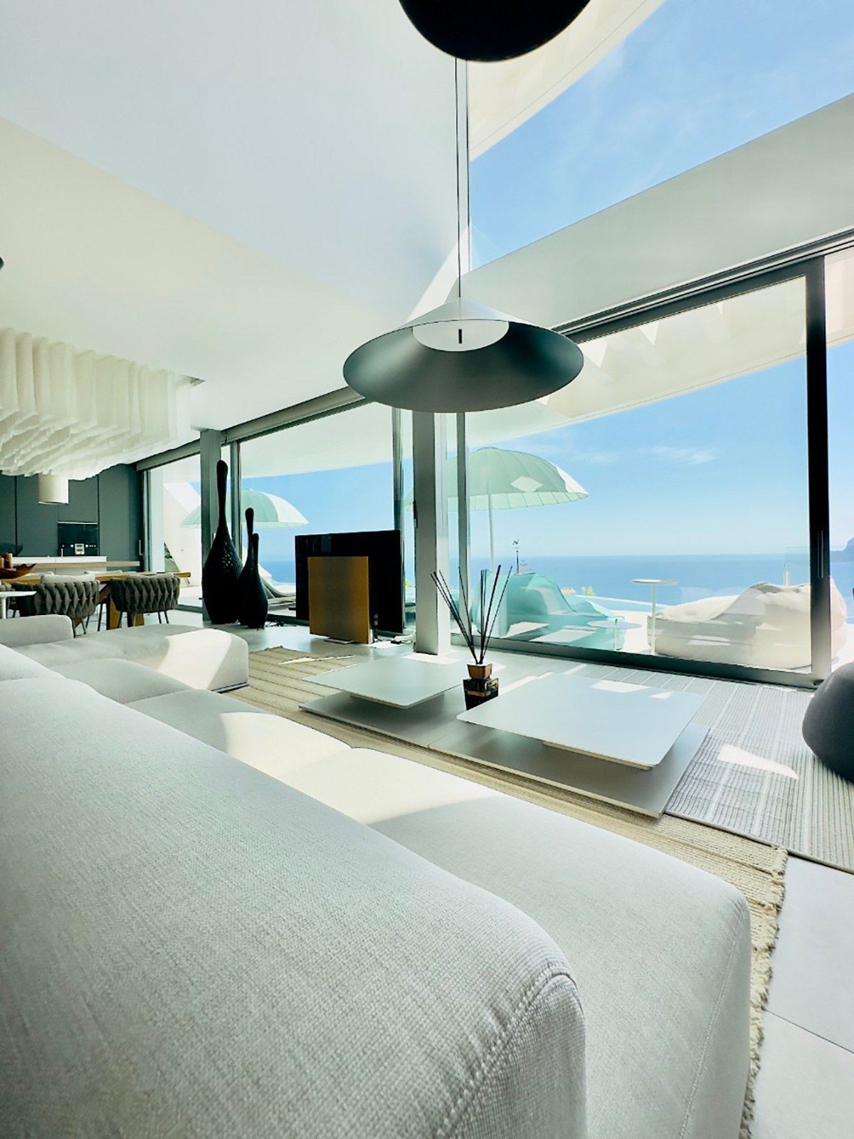 5 slaapkamer, 5 badkamer paleis van 300 m2 met panoramisch zeezicht!!