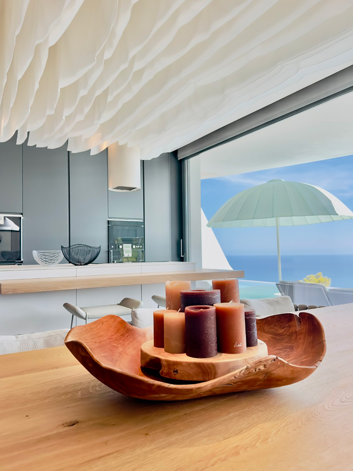 5 slaapkamer, 5 badkamer paleis van 300 m2 met panoramisch zeezicht!!