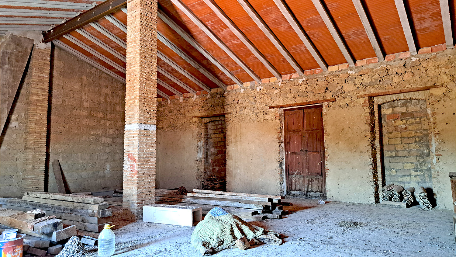 Grote dorpswoning in Benidoleig te koop!