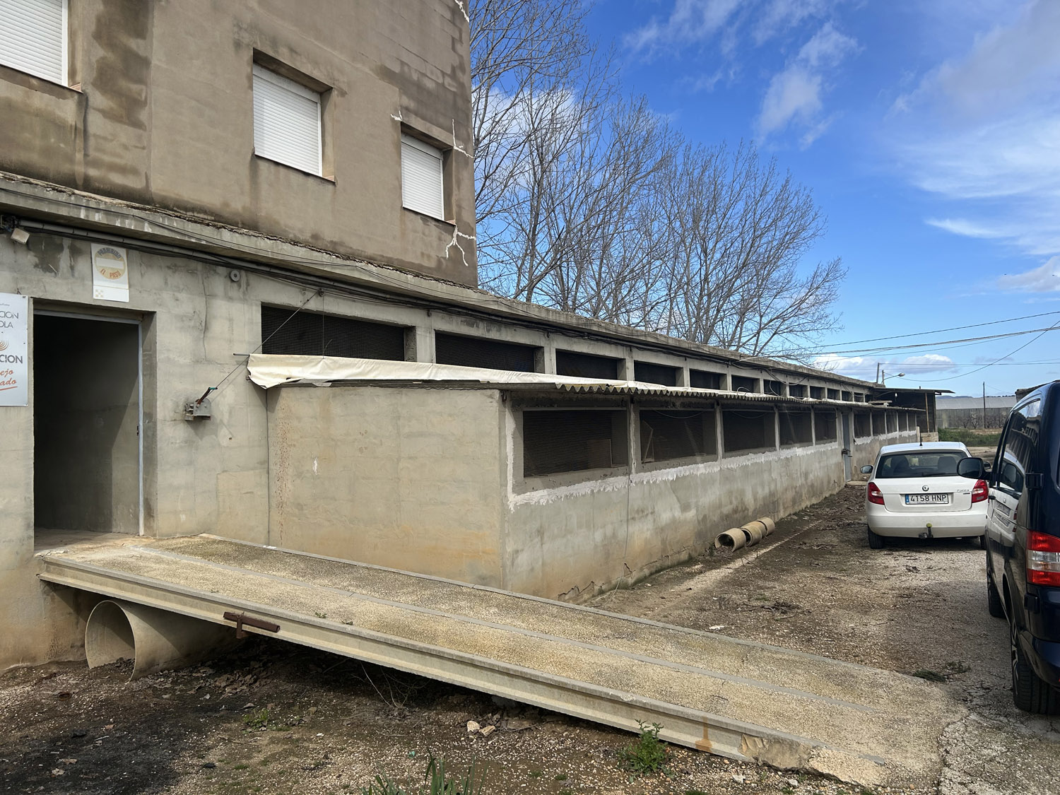 Konijnenboerderij tussen Bolbaite en Navarrs 