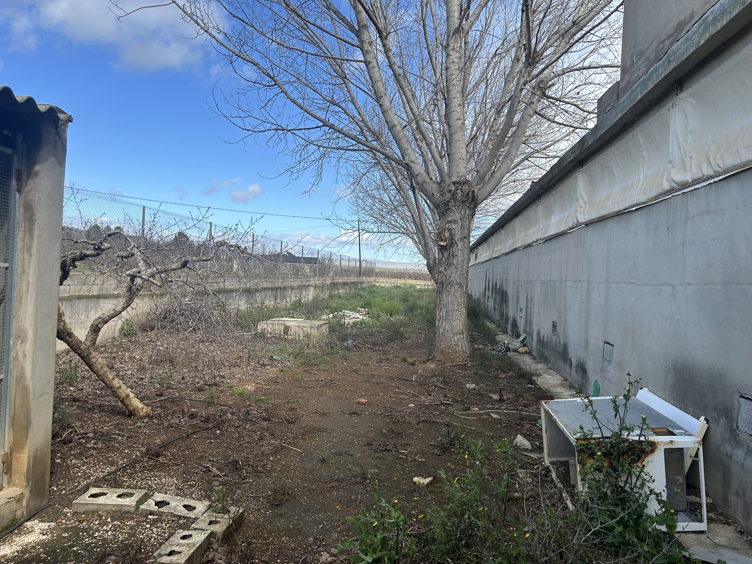 Konijnenboerderij tussen Bolbaite en Navarrs 