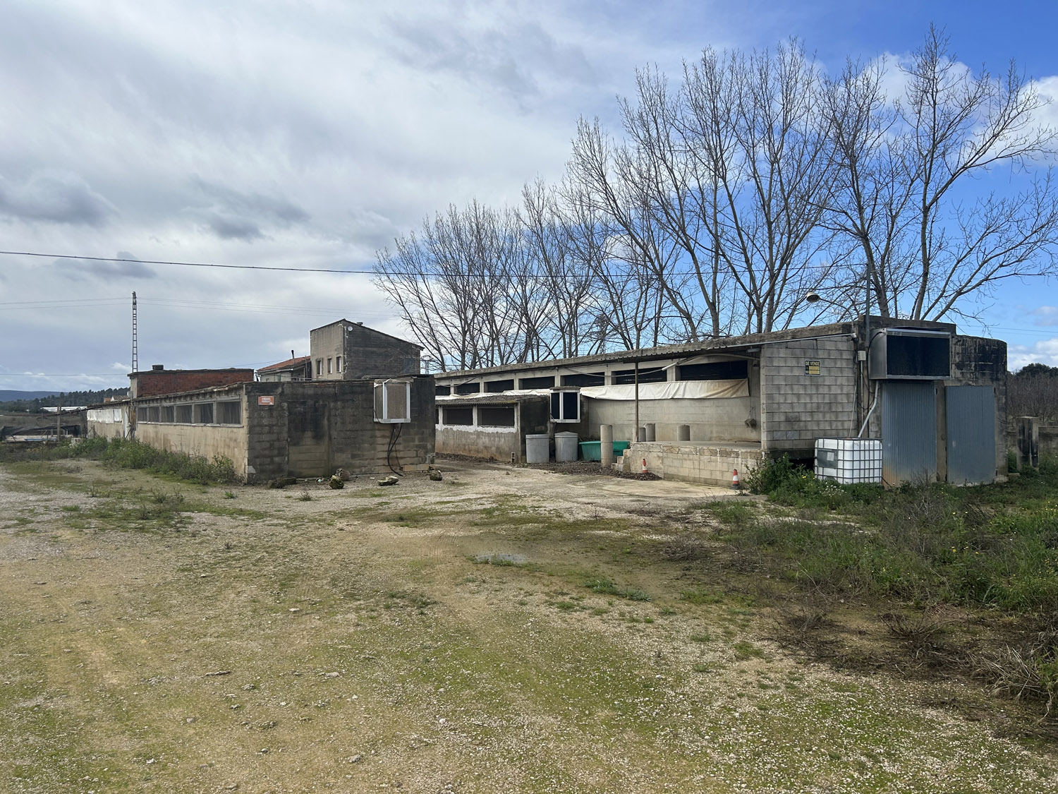 Konijnenboerderij tussen Bolbaite en Navarrs 