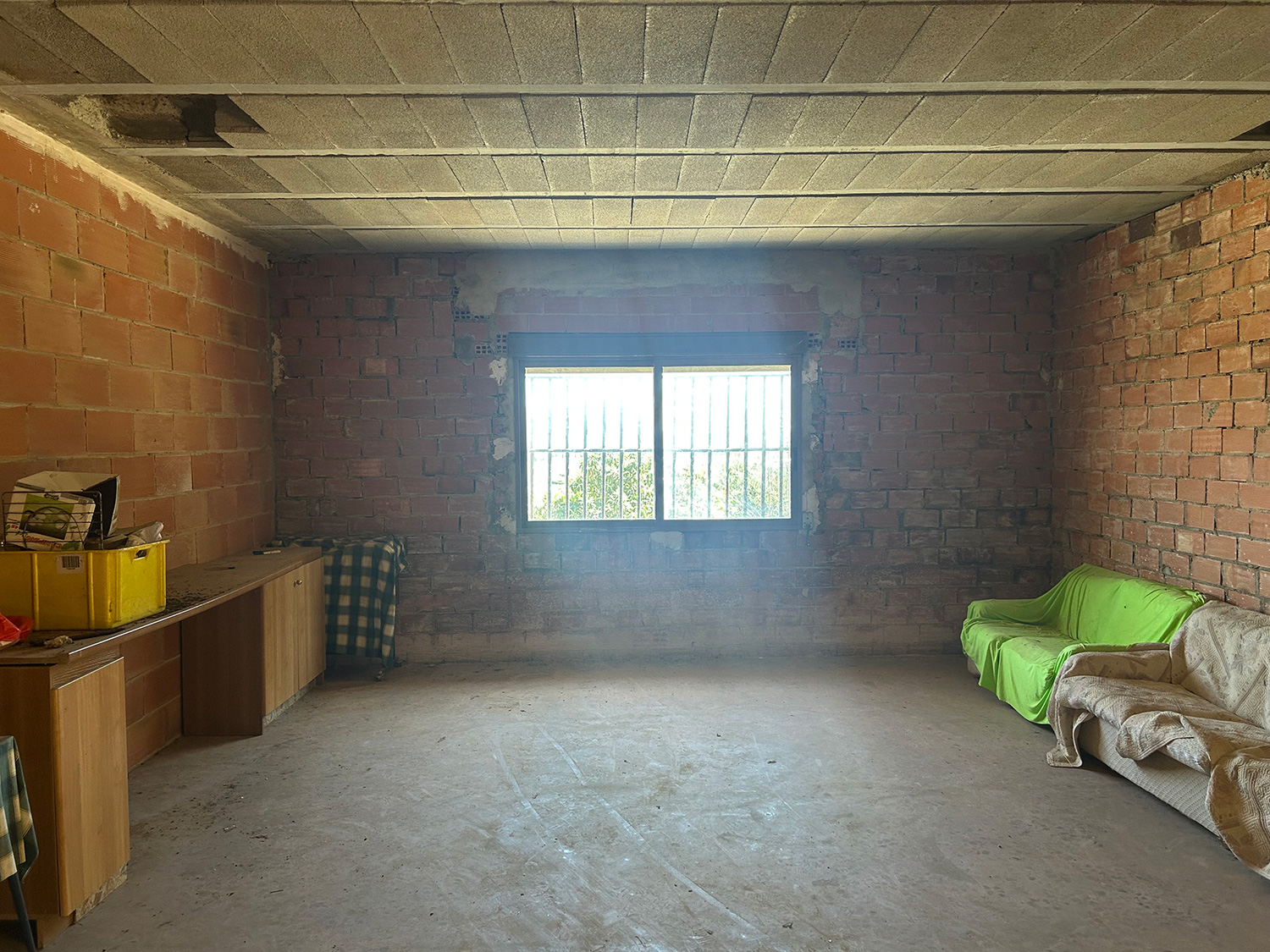 Chella project woning met zwembad op 26.000 m2 grond met sinaasappelbomen