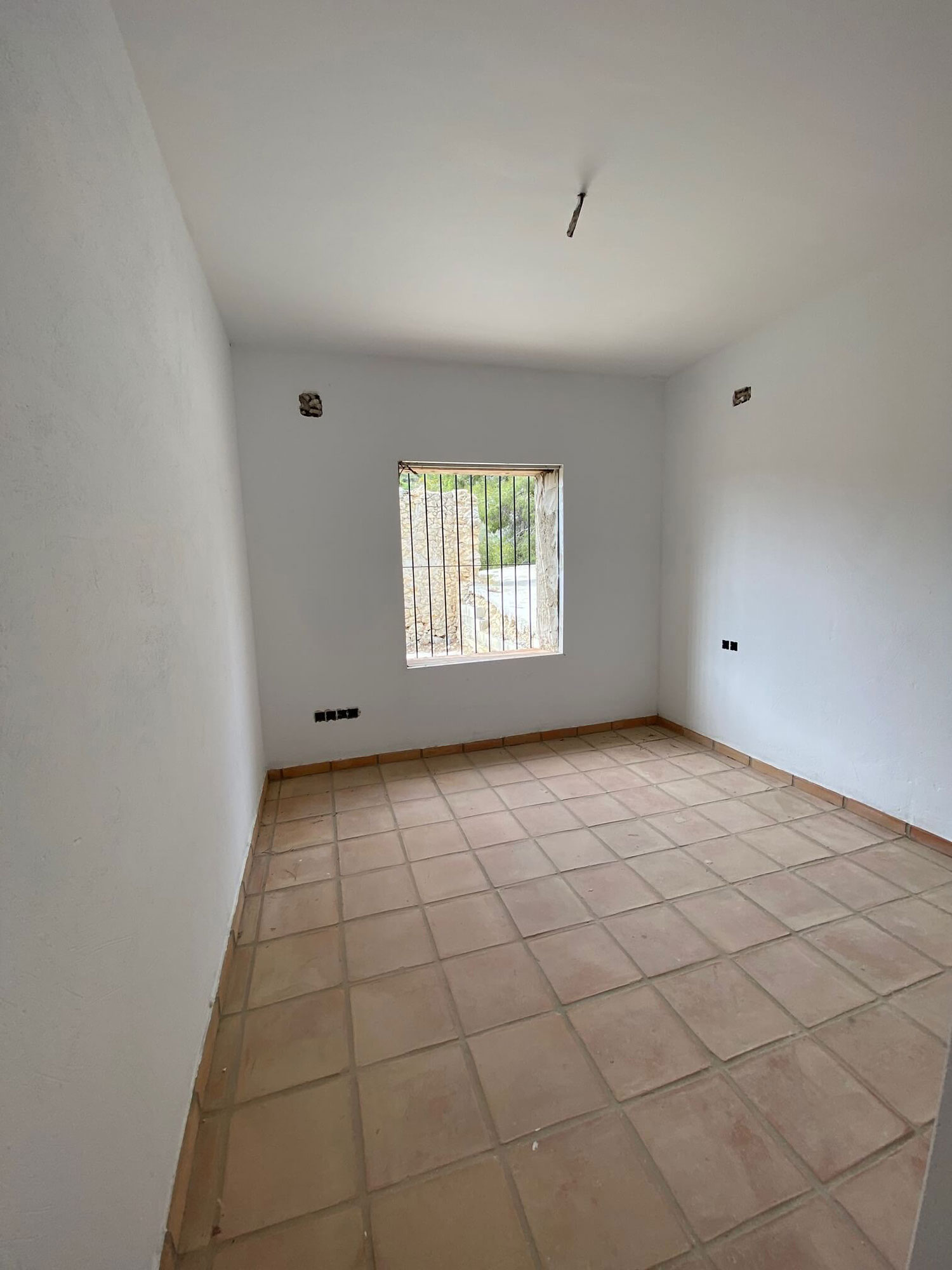 Te koop: fors gerenoveerde, maar nog af te bouwen finca in Benissa