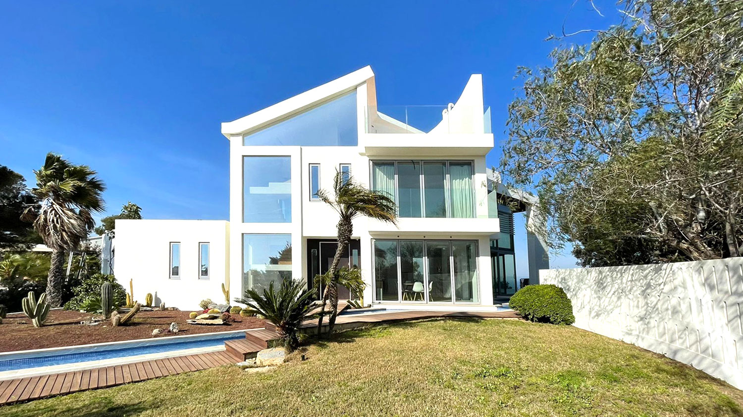 Te koop in Javea Schitterende filmsterren villa vlakbij zee